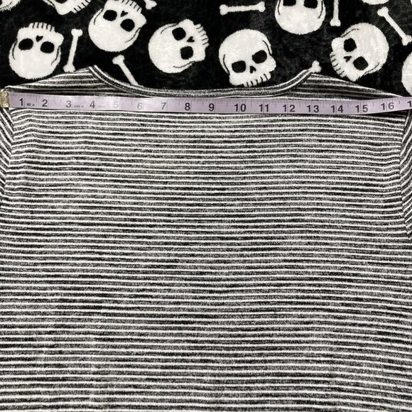 BANANA REPUBLIC Black white striped thin knit top ~ Stretchy MEDIUM LARGE tee - Picture 9 of 11